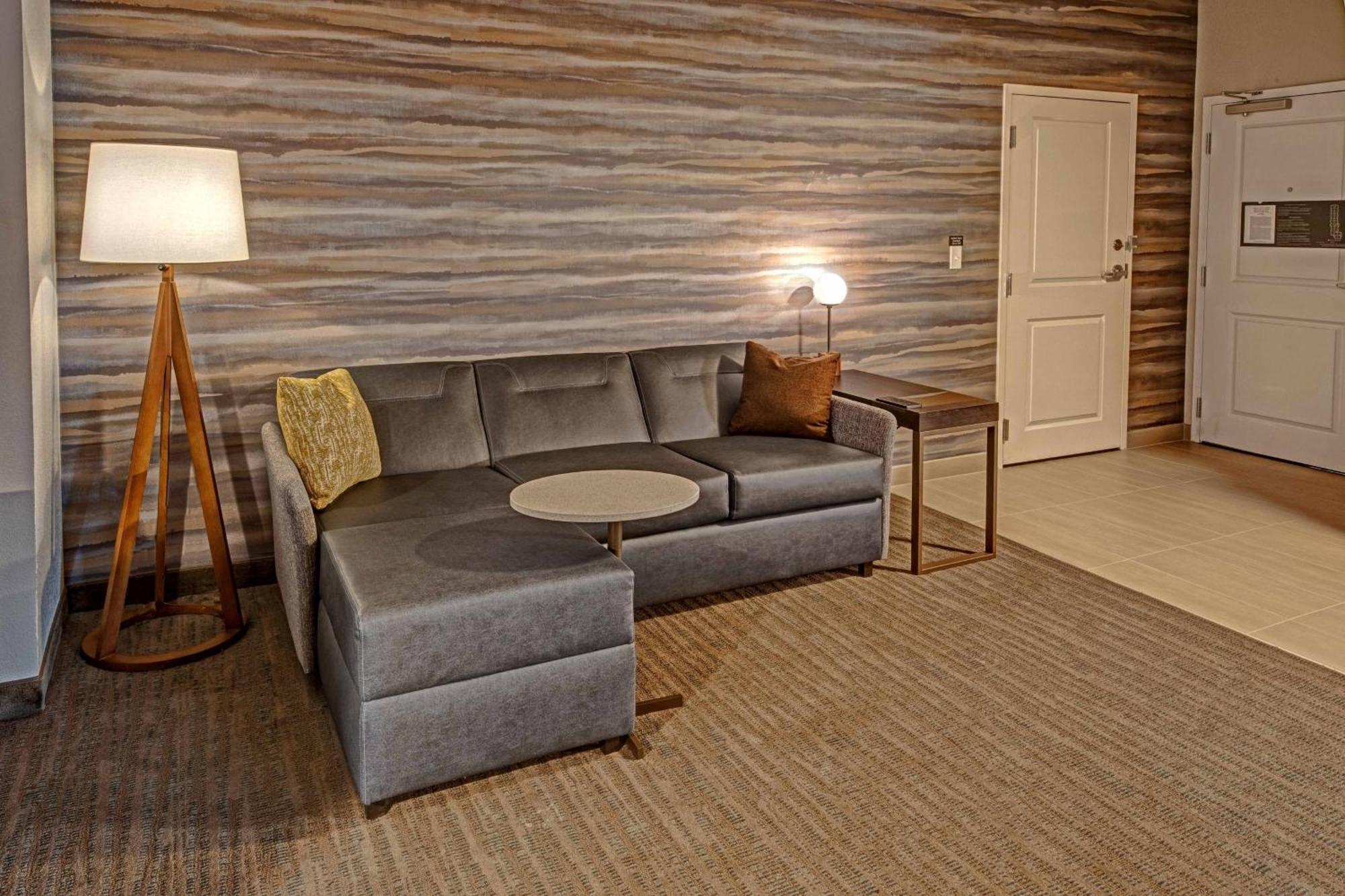 Residence Inn By Marriott Tulsa Midtown Exteriér fotografie